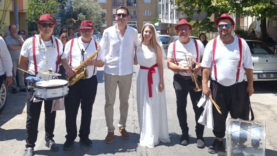 Buca Bando Takımı, Bando Takımı Buca , Buca Bando Takımı Kiralama, Buca Gelin Alma Bandosu, Buca Bando Ekibi, Buca Bando Kiralama