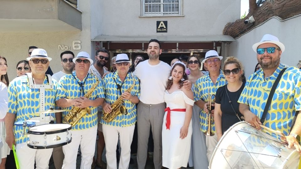 İzmir Bando, Bando İzmir, İzmir Göçmen Bandosu, İzmir Düğün Bandosu, İzmir Gelin Alma Bandosu, İzmir Bando Ekibi, İzmir Bando Takımı