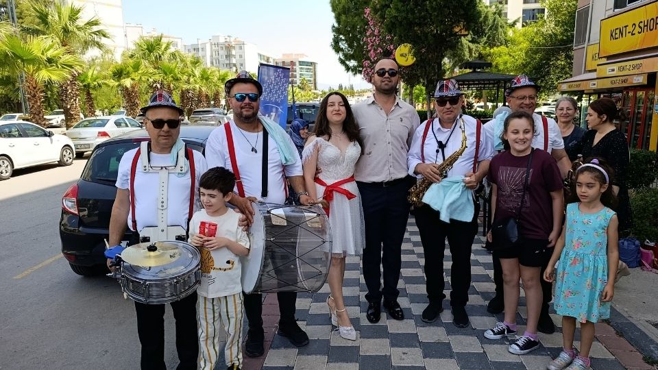 Narlıdere Bando Takımı, Bando Takımı Narlıdere , Narlıdere Bando Takımı Kiralama, Narlıdere Gelin Alma Bandosu, Narlıdere Bando Ekibi, Narlıdere Bando Kiralama