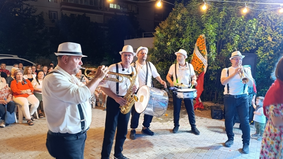 Çeşme Bando Takımı, Çeşme Bando Takımı Firmaları, Çeşme Bando Takımı Fiyatları, Bando Takımı Çeşme , Çeşme Bando Ekibi, Çeşme Bando Takımı Kiralama